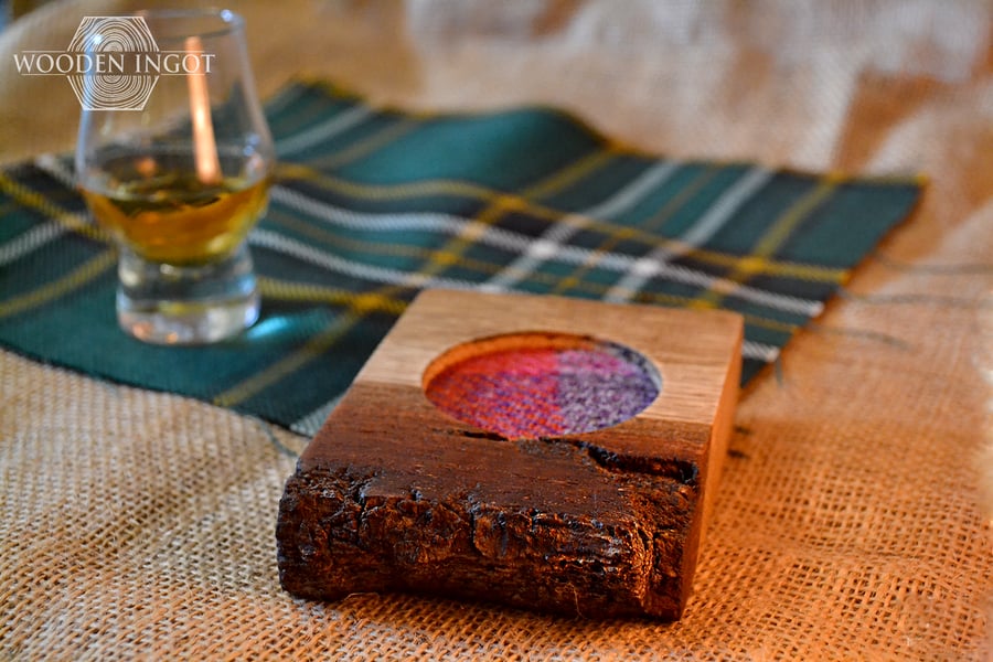 Mini British oak waney coaster & 1 nosing glass