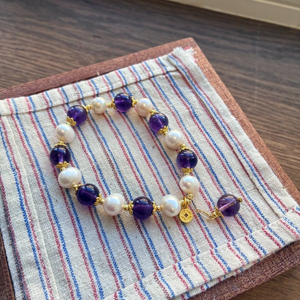 Amethyst & Pearl Bracelet - Natural Gemstone Stretch Bracelet