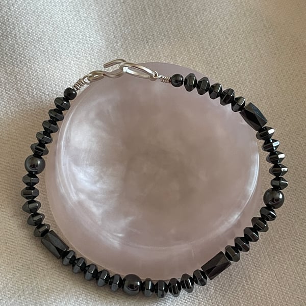 Single Strand Hematite Bracelet - Magnetic 