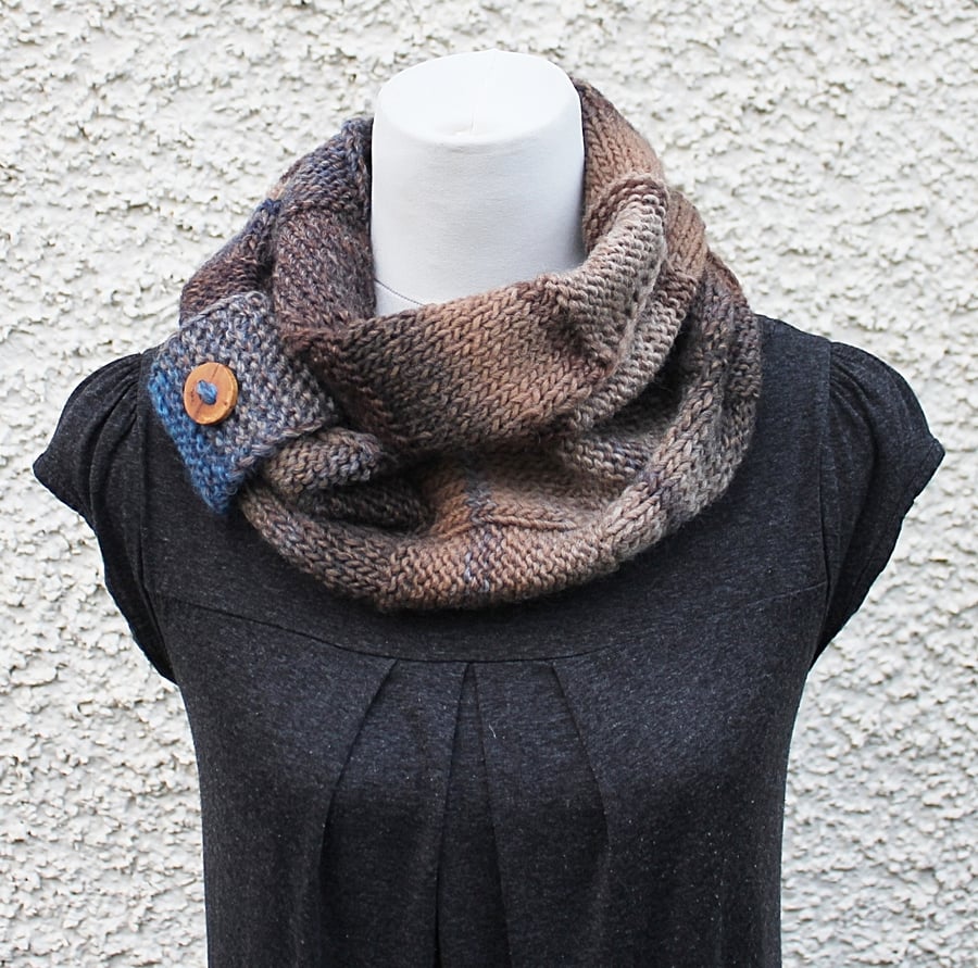 Knit multicolour infinity scarf, UK, gift guide, womens brown blue snood