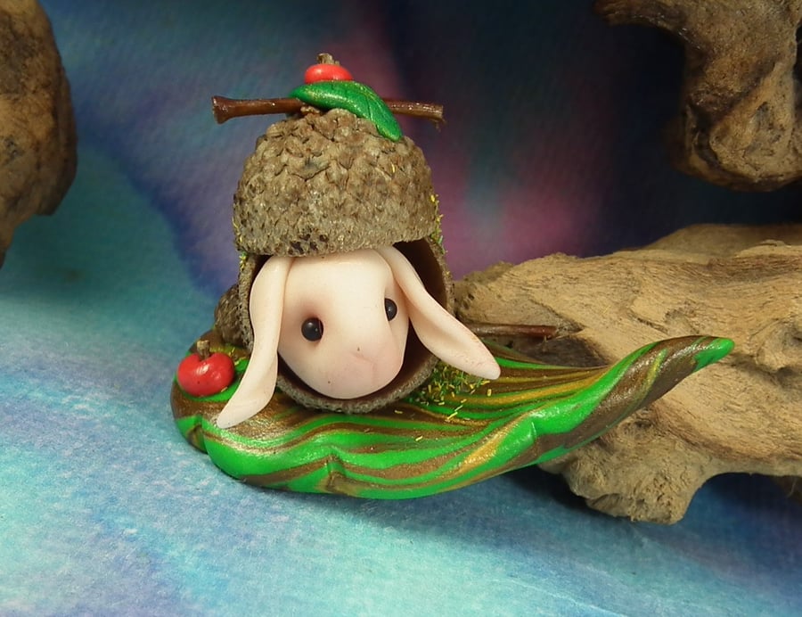 Lop-eared rabbit 'Bryar' on leaf and acorn tableau OOAK Sculpt by Ann Galvin