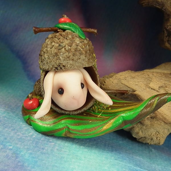 Lop-eared rabbit 'Bryar' on leaf and acorn tableau OOAK Sculpt by Ann Galvin