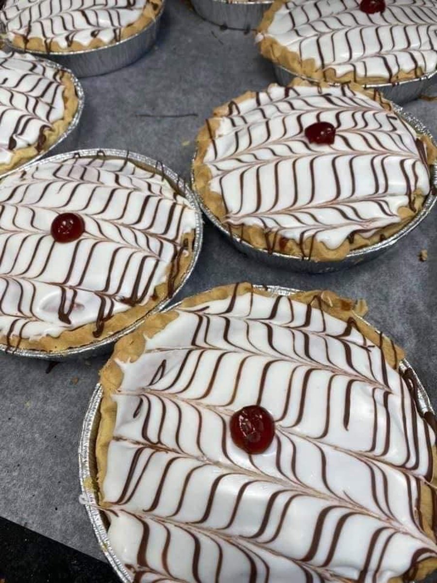 Luxury Medium Bakewell Tart