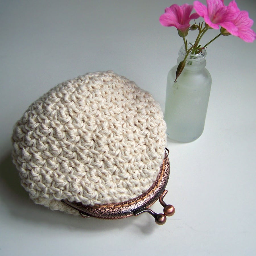 Cream Lemon Peel Stitch Crocheted Change Purse (100% cotton)
