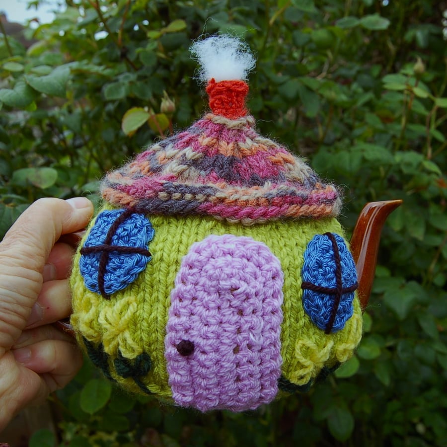 Knitted tea cosy - Country cottage design  to fit a one or two cup teapot, 