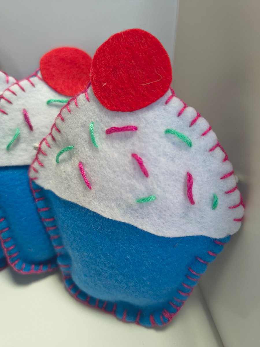 Birthday Bunting Cupcake Design