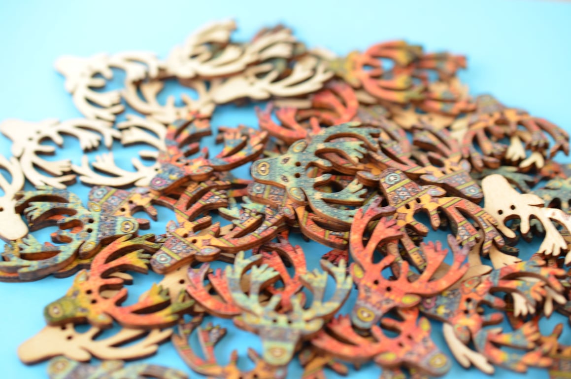 Wooden Stag Buttons Random Mixed 6pk 30x30mm Deer Antlers (STG1)
