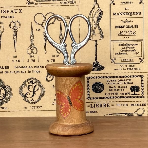 Scissor stand with scissors