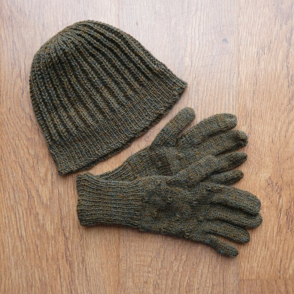 Knitted handmade green hat and gloves set - unisex