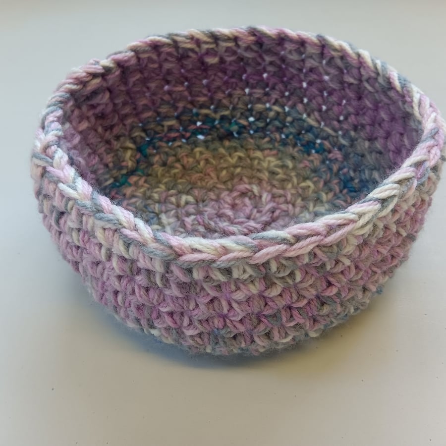 Crochet Basket (Soothing Pastels) - so practical!