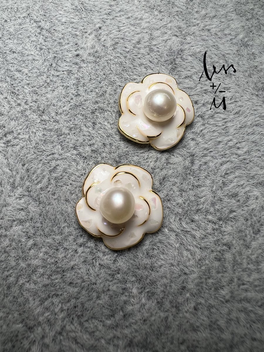 vintage French-style earrings 