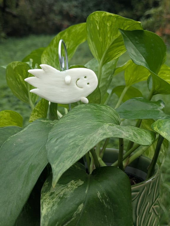 Eve - Glow in the dark ghost plant stake