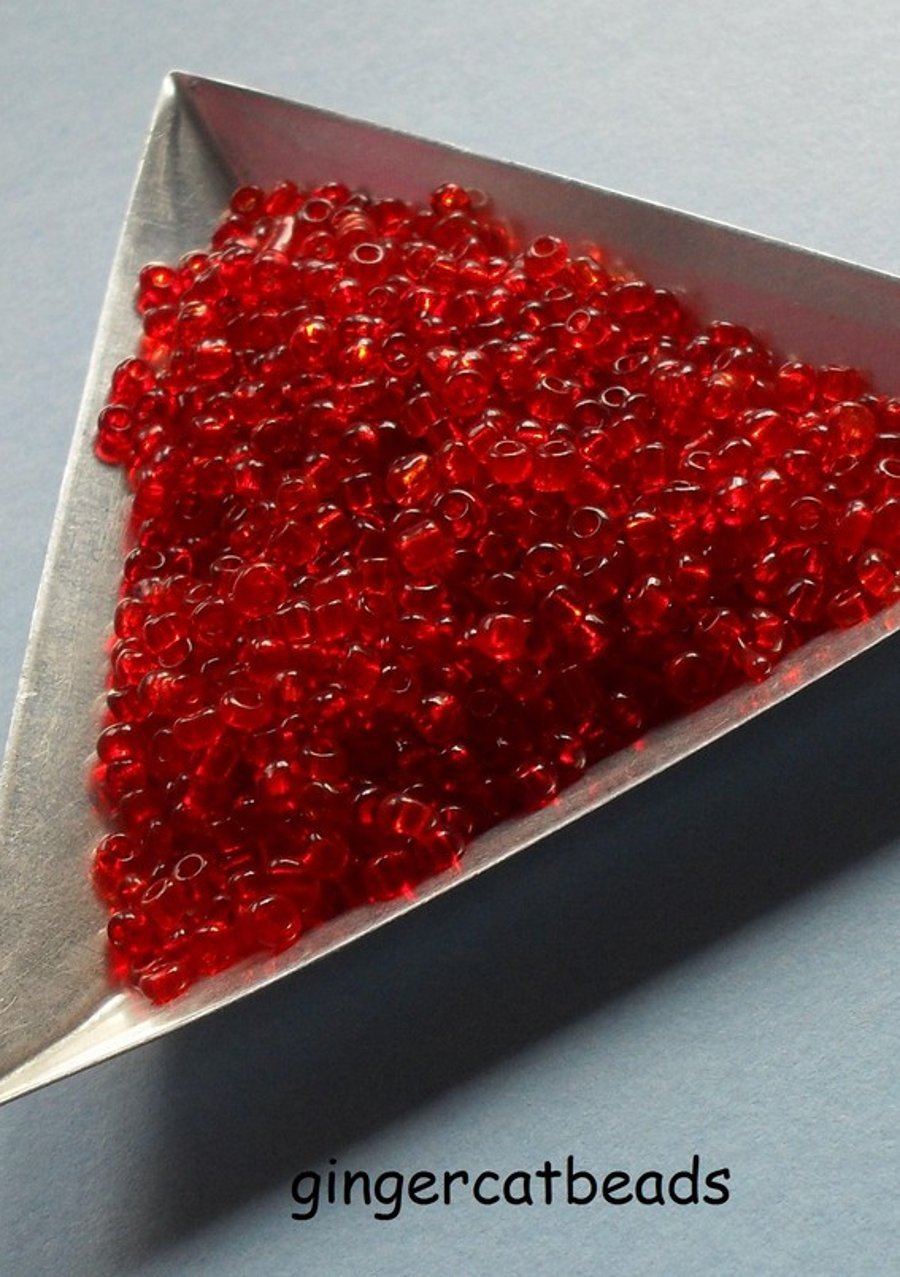 10g Glass Seed Beads - 2mm - Red 