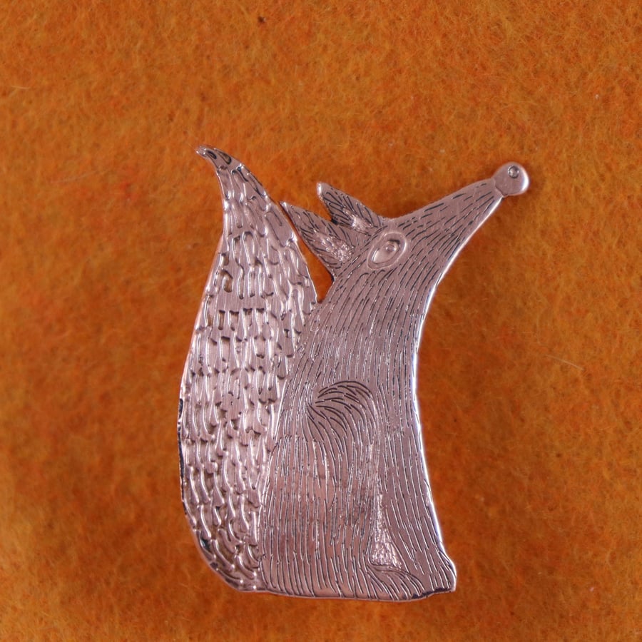 Stargazing fox brooch