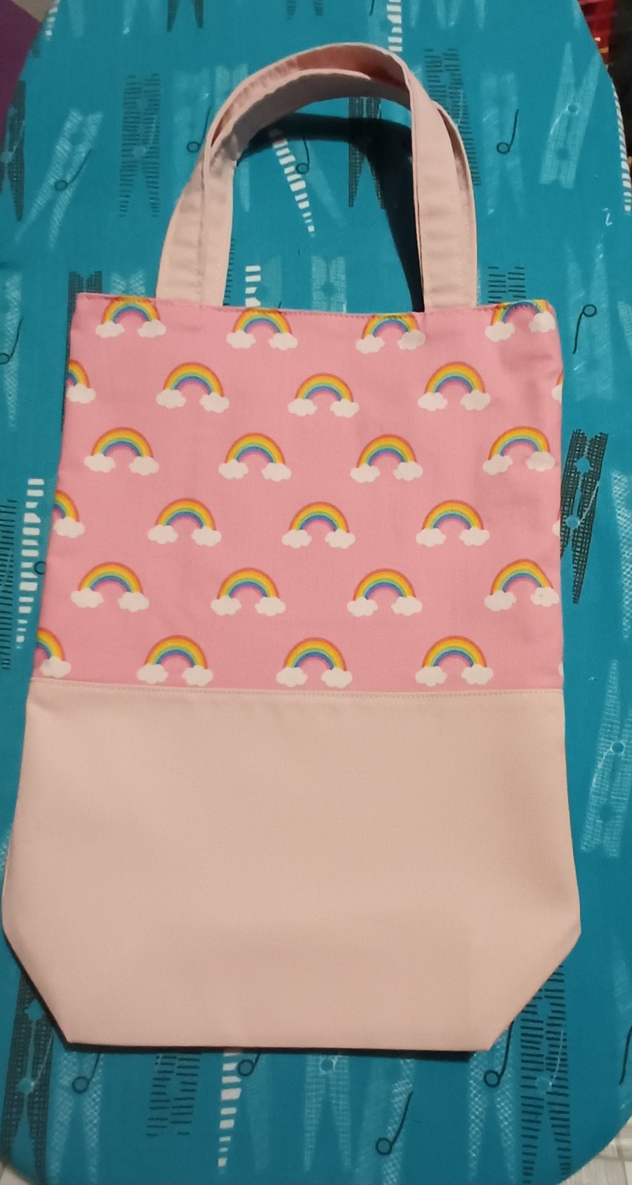 Tote bag rainbows