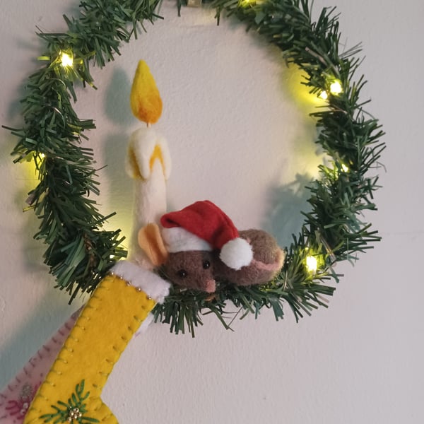 Needle felted mouse with Wreath