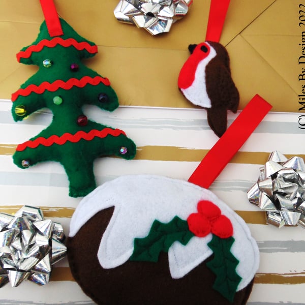 3x Felt Xmas Hanging Decorations 