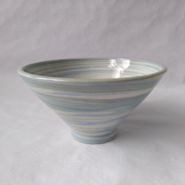 POTTERY AGATE WARE BOWL, WHITE, GREEN AND BLUE EARTHENWARE DIAMETER 17 CMS