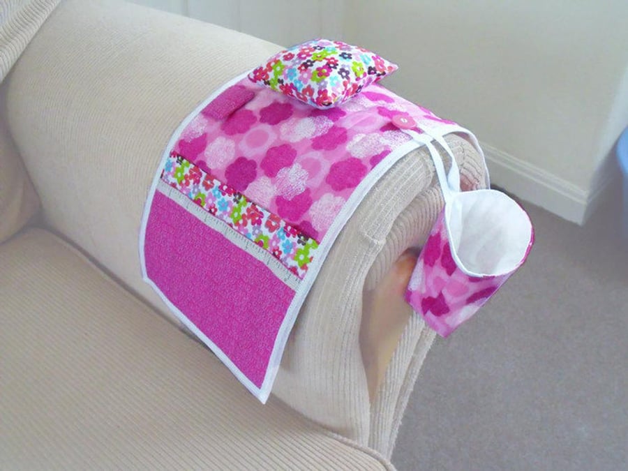 handy arm chair needlework station with removable pin cushion, pink