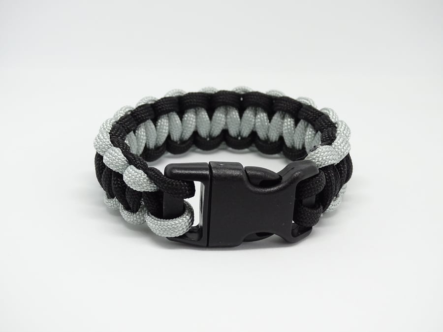 Black & Grey Paracord Bracelet