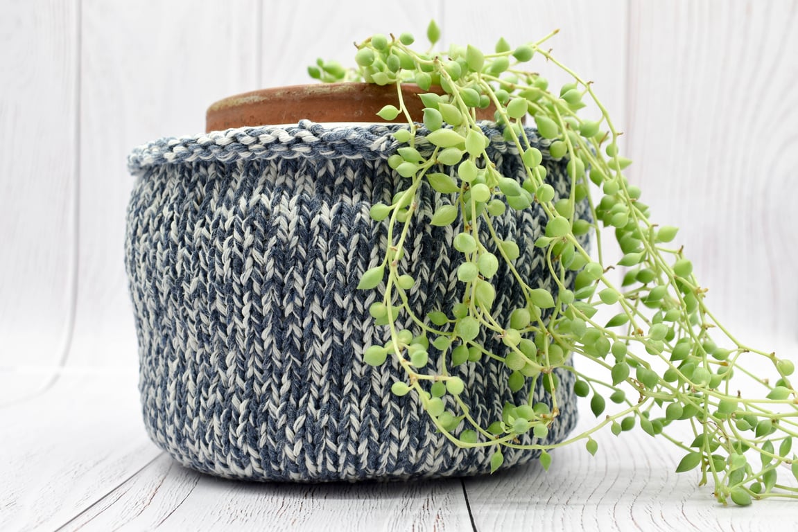 Hand Knitted Pot - Blue and white - Recycled yarn - Medium