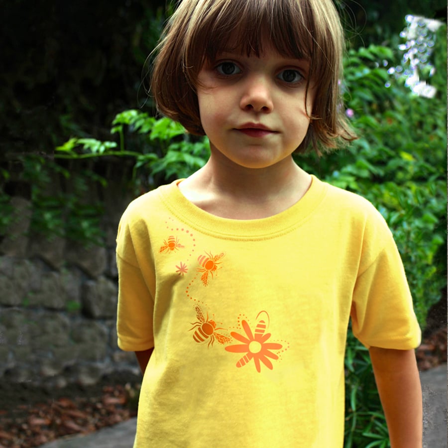BEES AND FLOWER Kids T shirt
