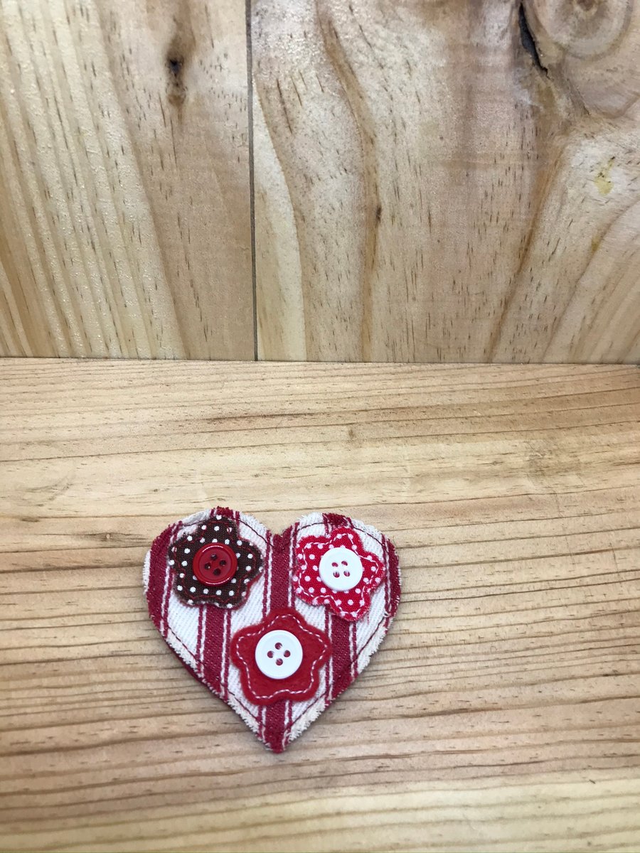 Red Ticking Flower Brooch. (063)