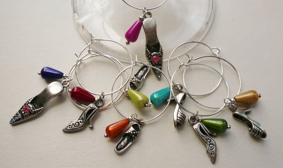 8 Antique Silver Shoe Themed Wine Glass Charms    KCJWG99