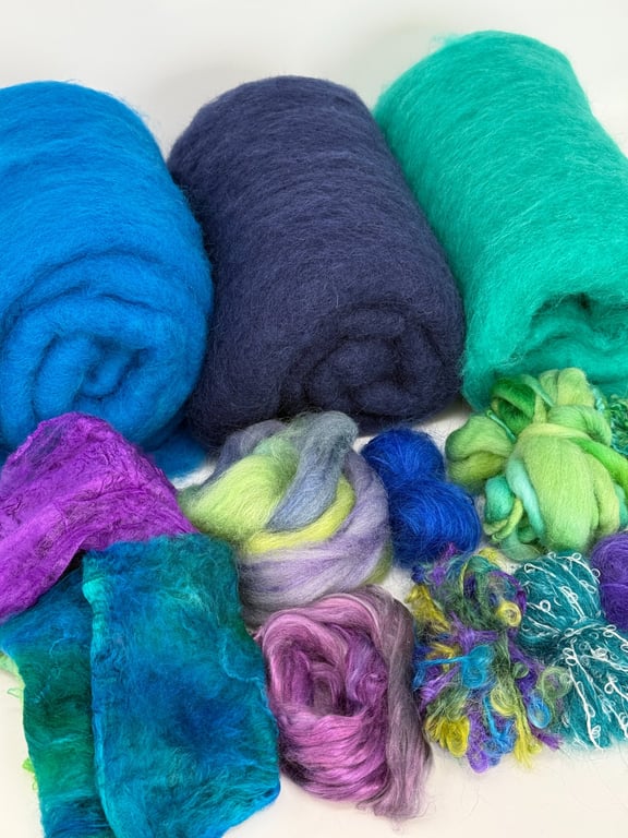 Bag Kit: Azure Blue & Green Felt Bag on a Ball Materials Kit