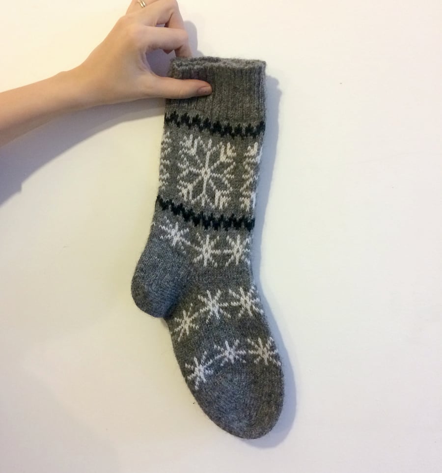 Warm Knitted Wool Socks Scandinavian Norwegian Christmas Winter Grey Snowflake