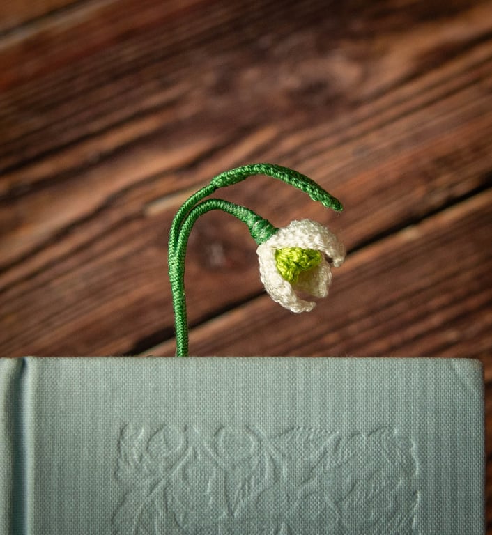 Snowdrop Crochet Bookmark - Petite Edition