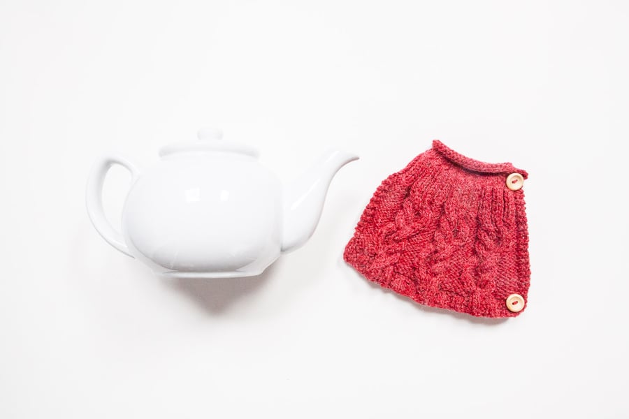 Red hand knitted tea cosy - Teapot cosy - Tea lover's gift