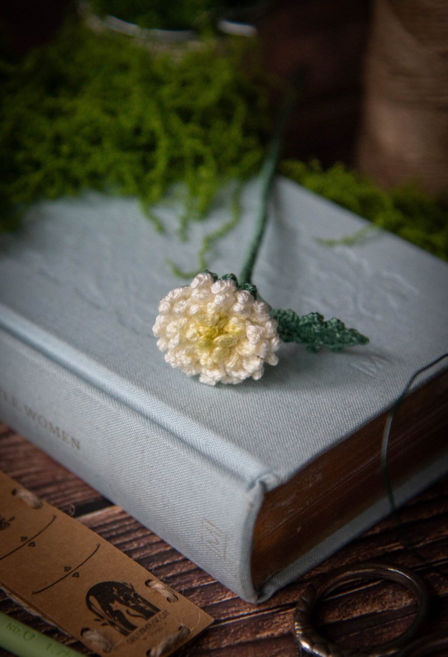 Chrysanthemum Crochet Bookmark - Petite Edition