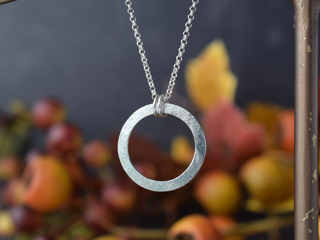 Textured Silver Circle Necklace 