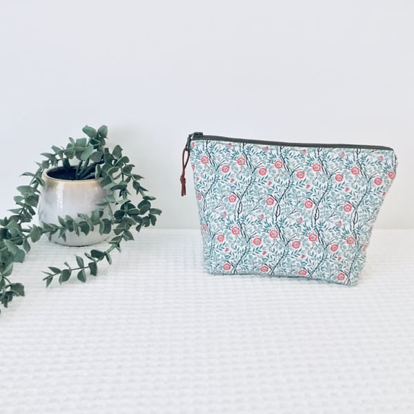 William Morris Design Make Up Bag Swim Bag