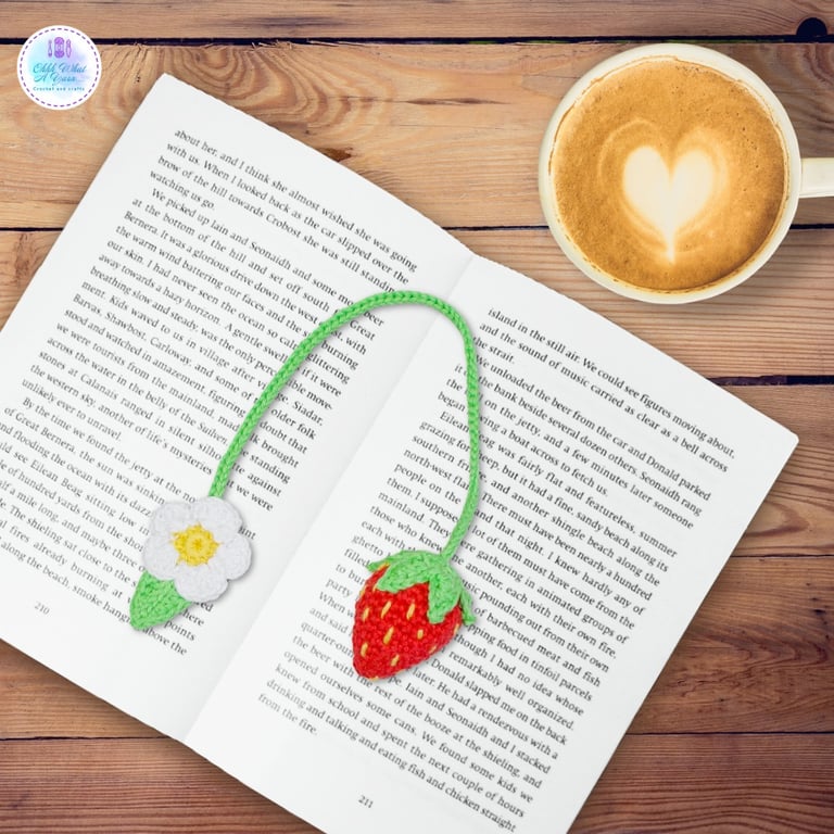 Strawberry and blossom crochet bookmark. Strawberry bookmark. Flower bookmark.
