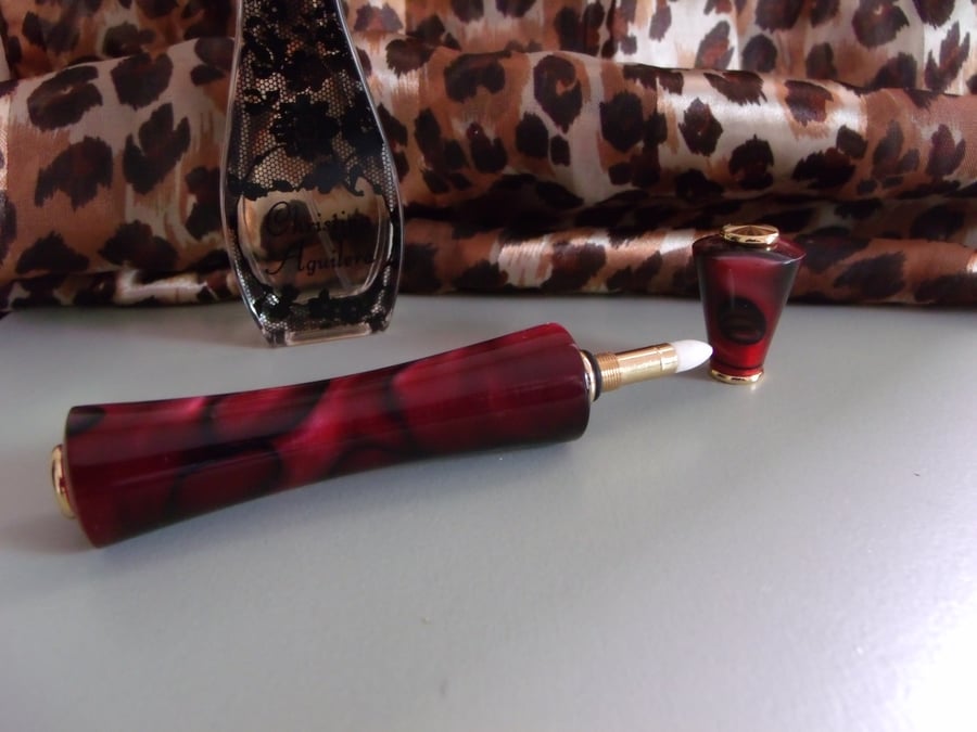 Red Art Deco Perfume pen
