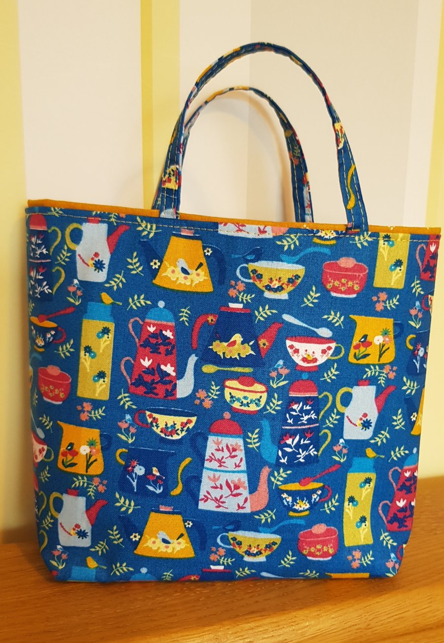 Fabric reusable gift bag: coffee pot design. 