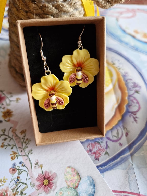 Pollinator Posies Oversized Earrings