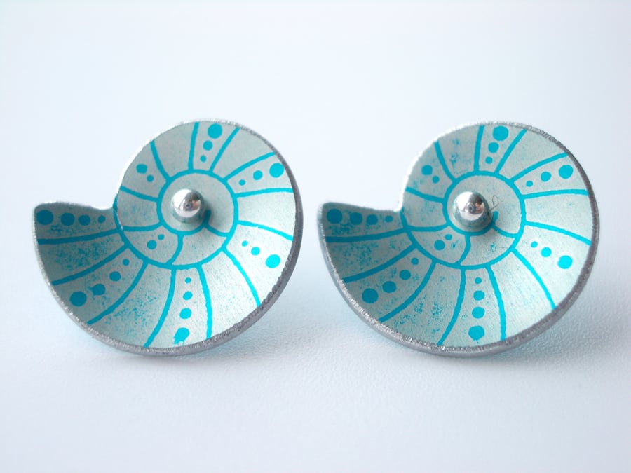 Shell studs in turquoise and silver