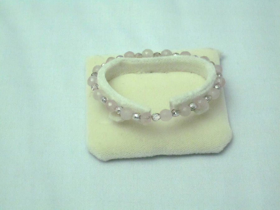 Rose quartz and pink crystal bracelet (43)