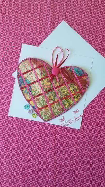 Textile heart decoration in a card: large 