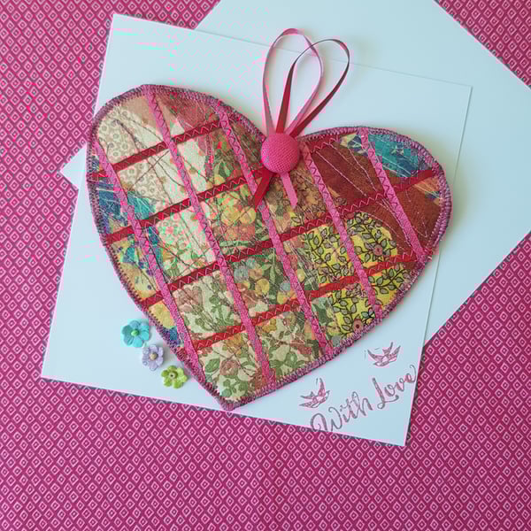 Textile heart decoration in a card: large 