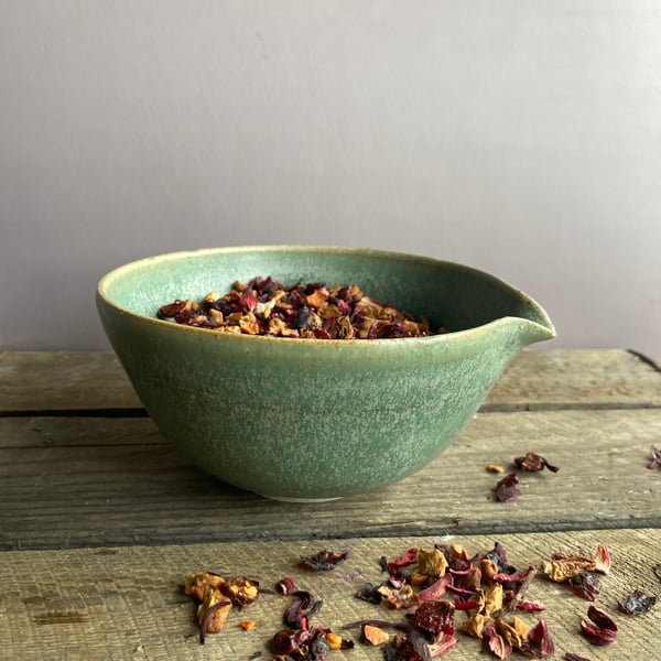 Stoneware pouring bowl