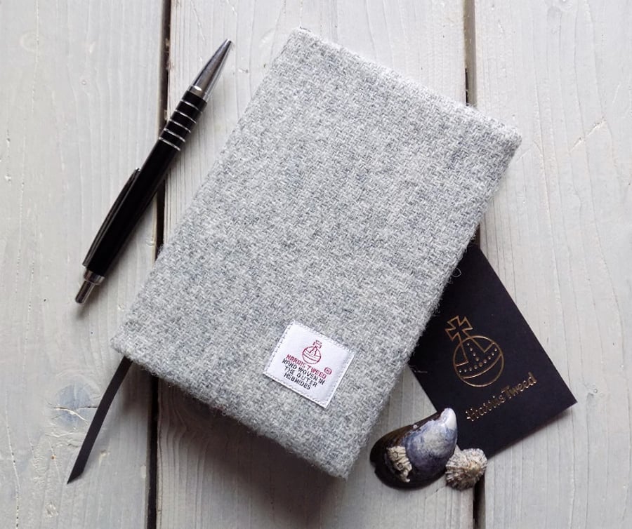 A6 Harris Tweed covered 2020 diary in light grey and oatmeal. Week to view