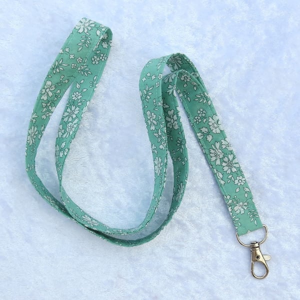 Liberty Lawn lanyard, with swivel lobster clip, 19.5 inches in length