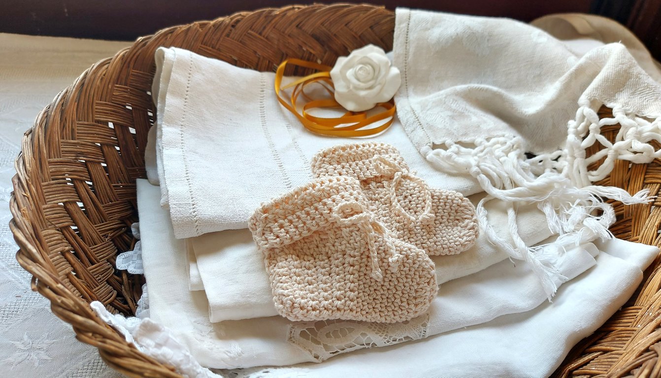 Organic Baby Booties, new baby gift, oat milk, certified cotton 0-6 months