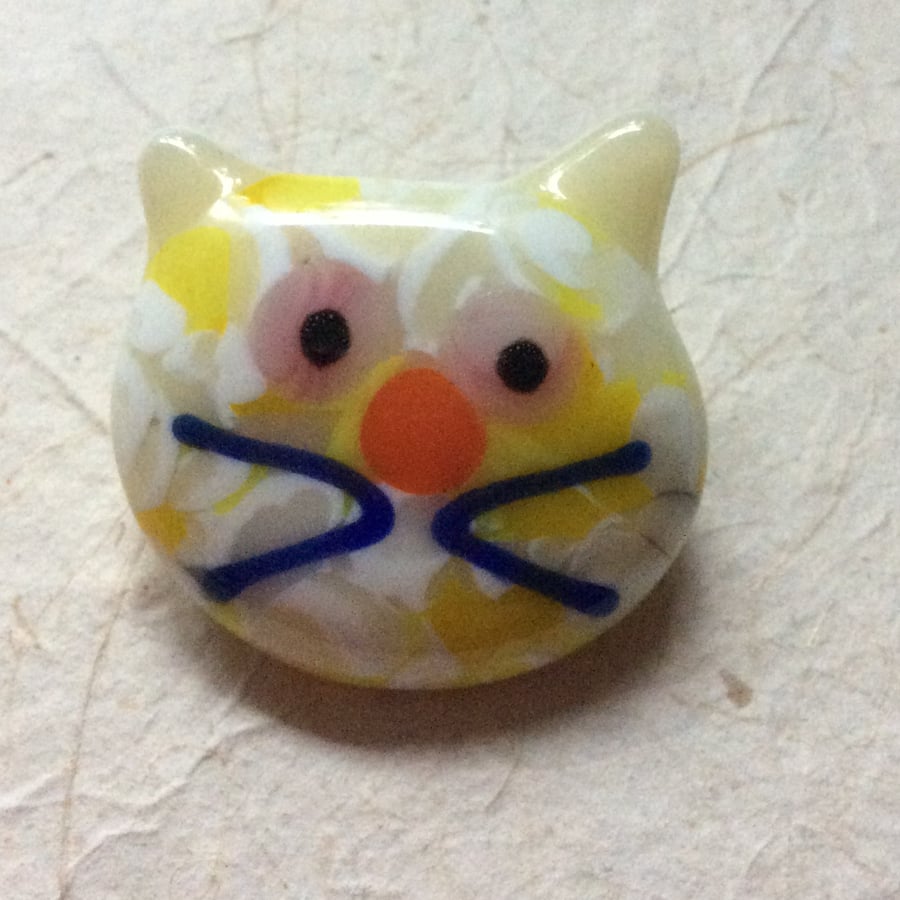 Fused glass cat brooch 4  (0527)