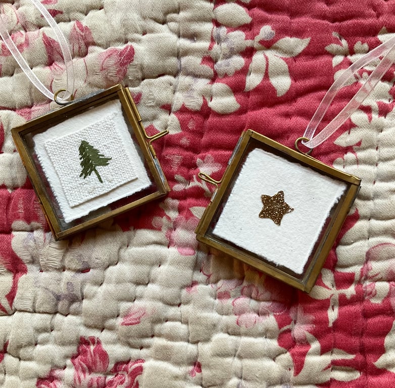 Embroidered Framed Christmas Decoration