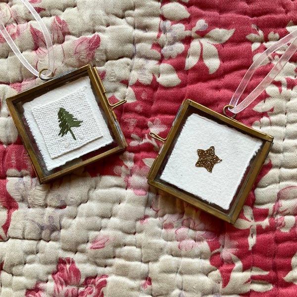 Embroidered Framed Christmas Decoration